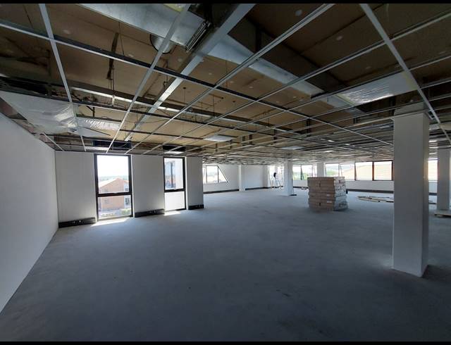 684M² OFFICE TO LET IN VORNA VALLEY